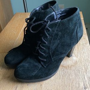 White Mountain Sugarbabe Suede Booties